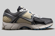 Nike Zoom Vomero 5 Cheung Ka Long Don't Lose Your Way bleu blanc marron gris beige blanc 