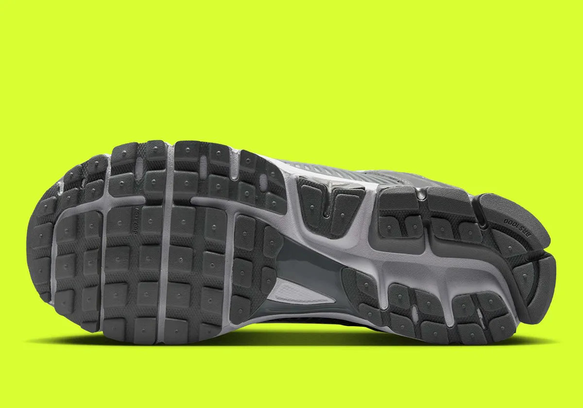 Nike Zoom Vomero 5 Cool Grey Wolf Grey gris blanc loup 