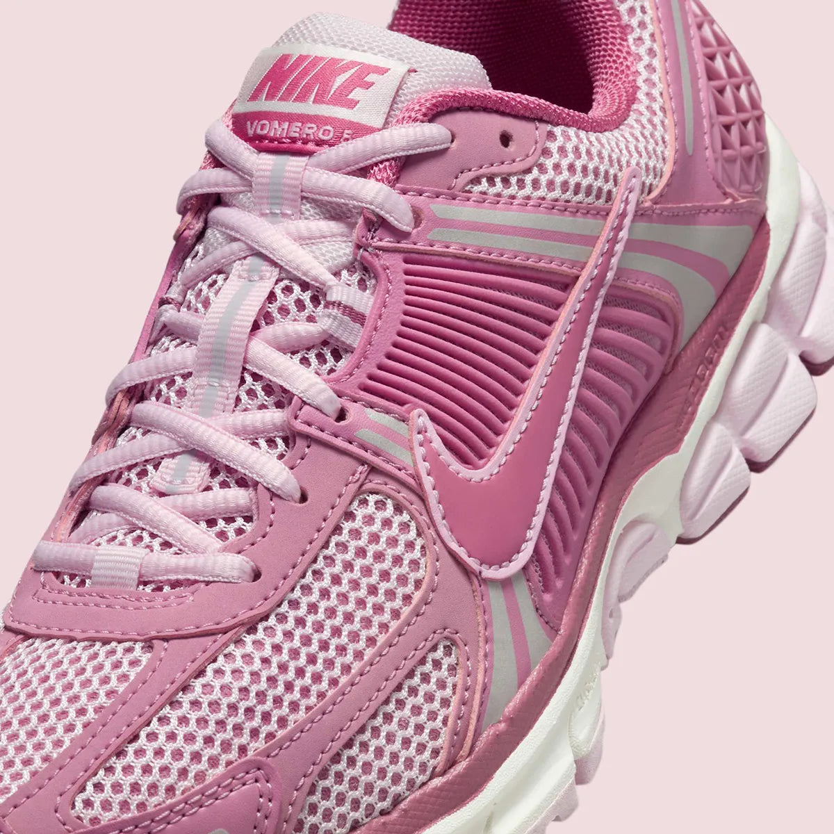 Nike Zoom Vomero 5 Elemental Pink blanc rose gris clair 