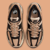  chaussure de running Nike Zoom Vomero 5 Embraces Workwear Aesthetics , semelle légère et confortable , vue de haut