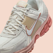 Nike Zoom Vomero 5 Particle Beige Terra Blush blanc crème rose clair 