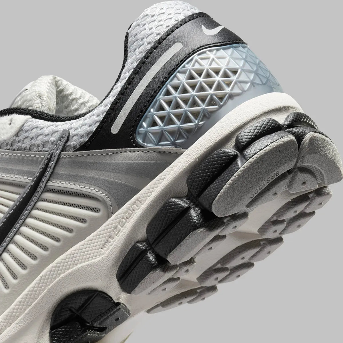 Nike Zoom Vomero 5 Photon Dust Noir blanc gris metallic