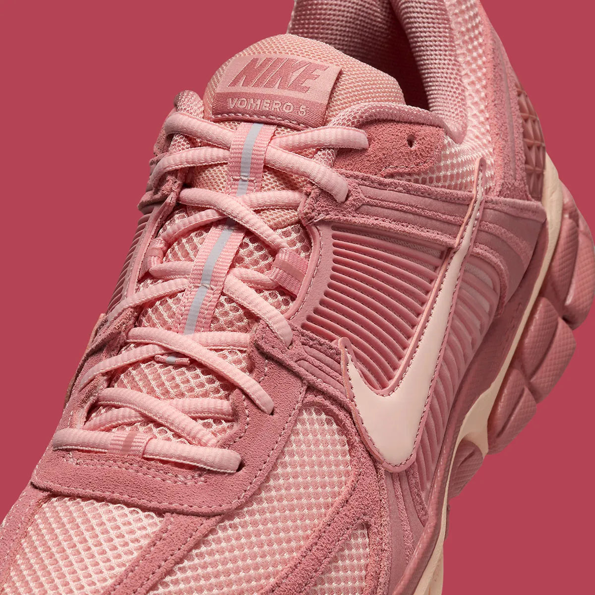 Nike Zoom Vomero 5 Red Stardust rose crème blanc 