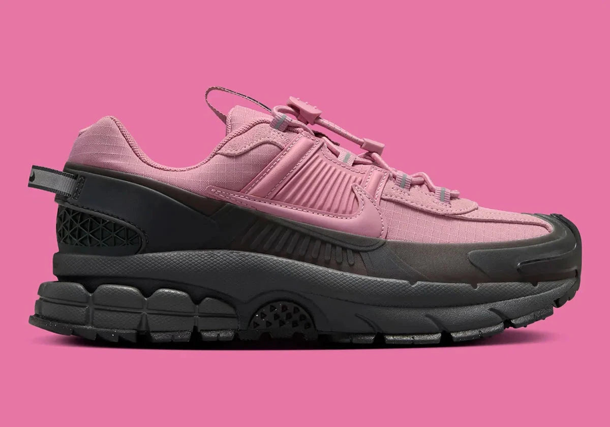 Nike Zoom Vomero 5 Roam Elemental Rose Anthracite rose noir lacet