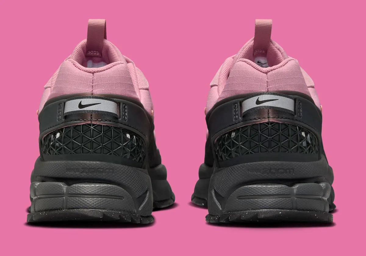 Nike Zoom Vomero 5 Roam Elemental Rose Anthracite rose noir lacet