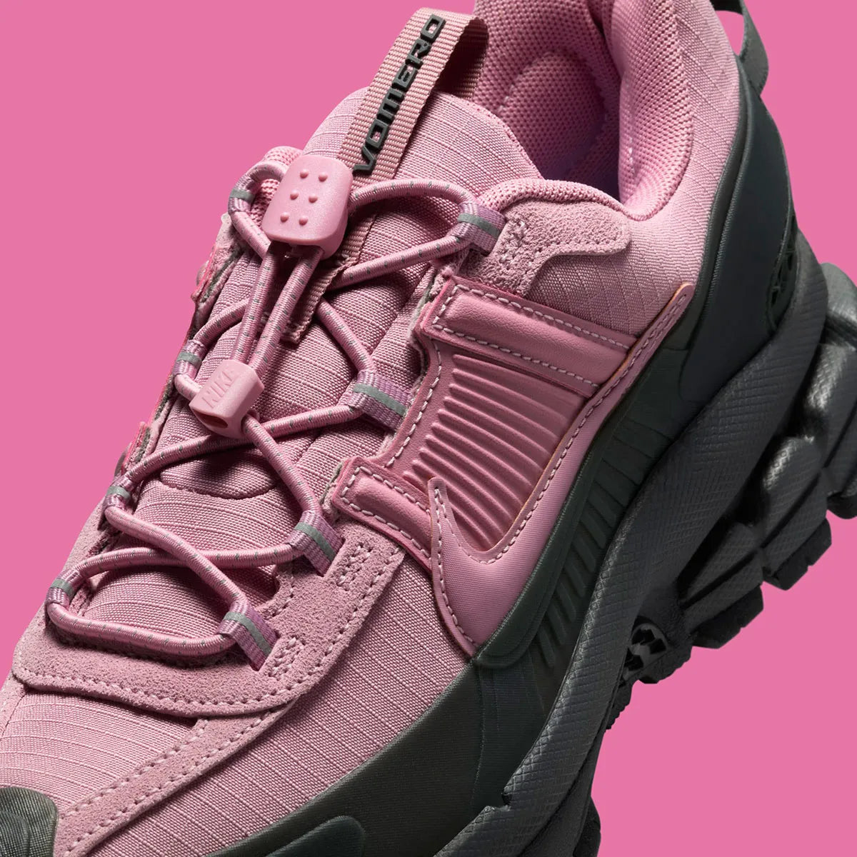 Nike Zoom Vomero 5 Roam Elemental Rose Anthracite rose noir lacet