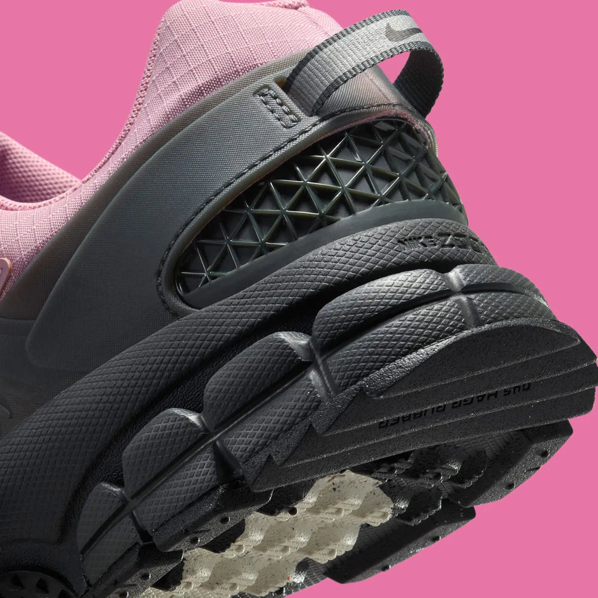Nike Zoom Vomero 5 Roam Elemental Rose Anthracite rose noir lacet