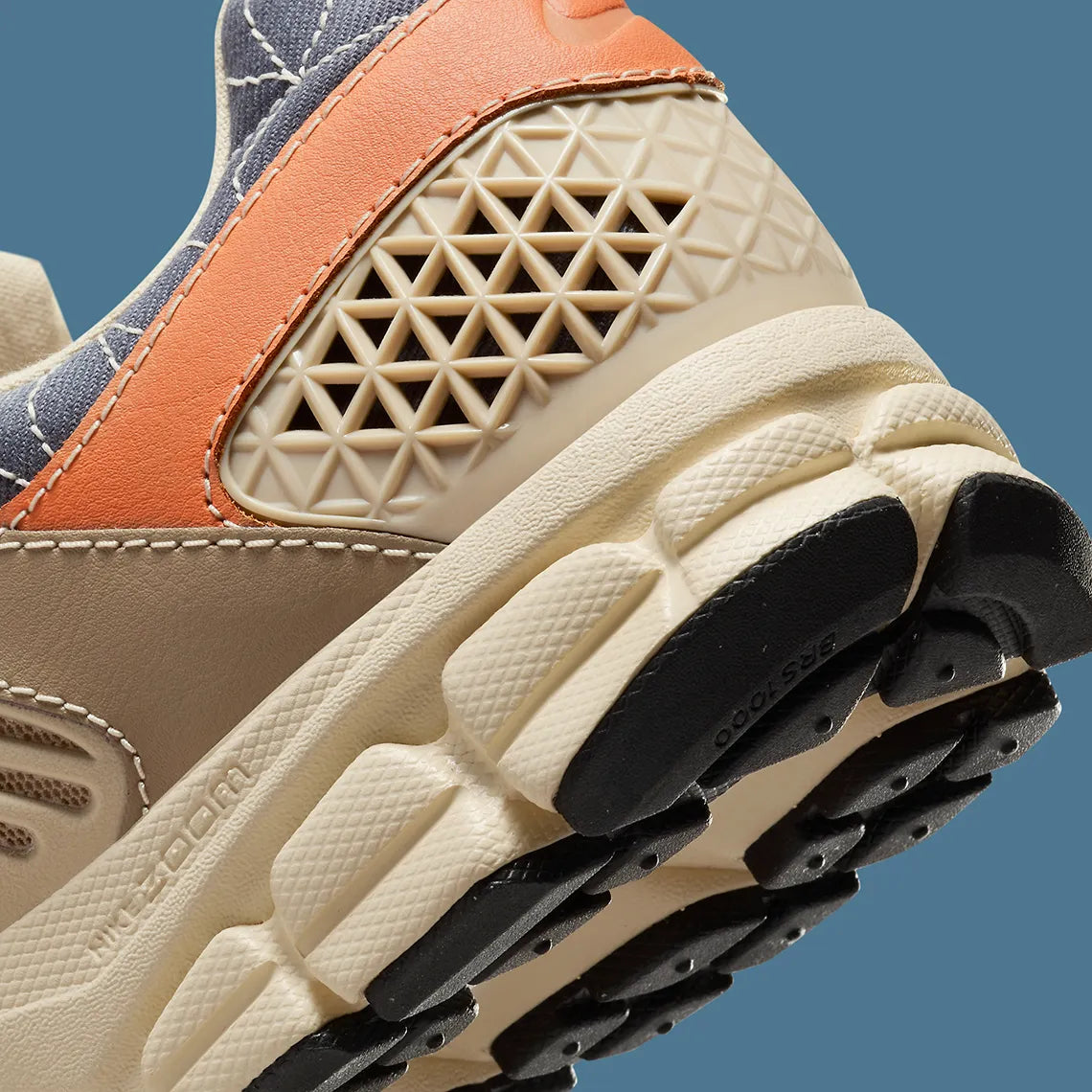 Nike Zoom Vomero 5 Sashiko beige orange bleu blanc 