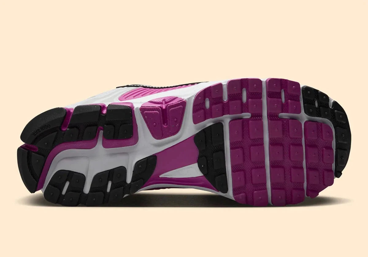 Nike Zoom Vomero 5 White Hot Fuchsia Blanc rose noir métallique 