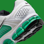 Nike Zoom Vomero 5 White Stadium Green  vert blanc noir 