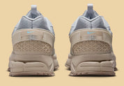 Chaussure de running Nike Zoom Vomero 5 Roam Strikes Lightning , jaune , marron , semelle légère et confortable , vue de derrière