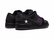 Sneakers Nike SB Dunk Low Familia First Avenue en cuir premium avec empiècements texturés, coloris urbain contrasté et confort skate performant vue de 3/4 arrière. 