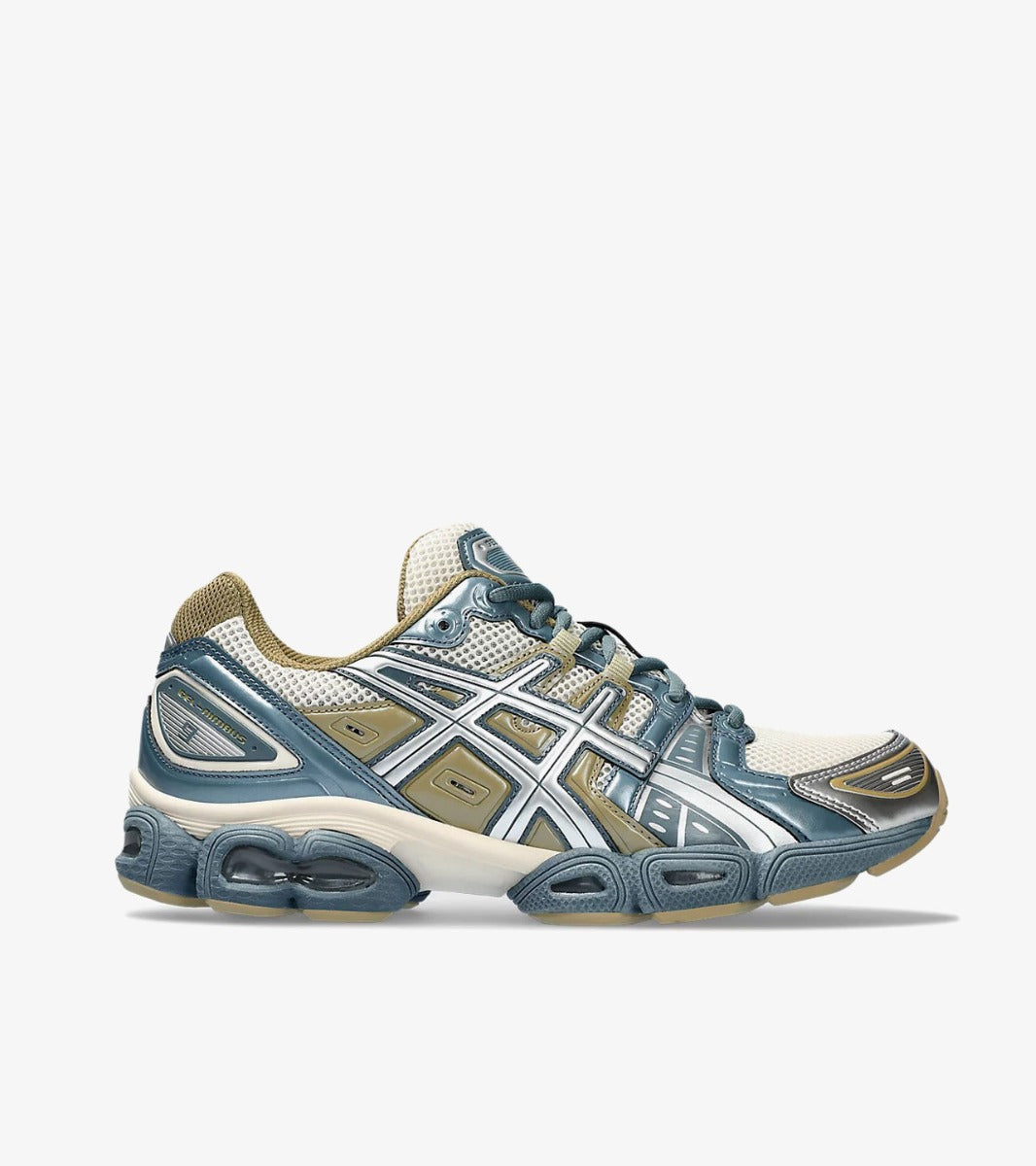 ASICS Gel-Nimbus 9 Oatmeal Ironclad – sneaker running neutre sable et terre avec amorti GEL, vue de profil