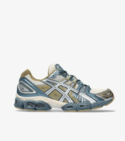 ASICS Gel-Nimbus 9 Oatmeal Ironclad – sneaker running neutre sable et terre avec amorti GEL, vue de profil