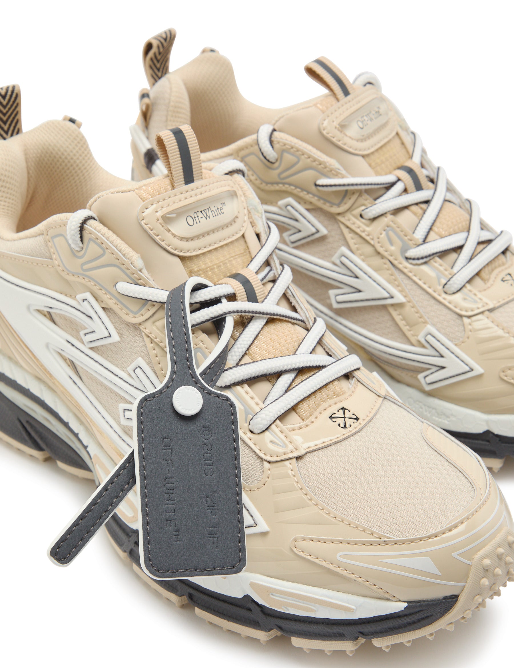 Sneakers OFF-WHITE Be Right Back Light Beige en matériaux techniques avec détails graphiques signature et semelle sculpturale