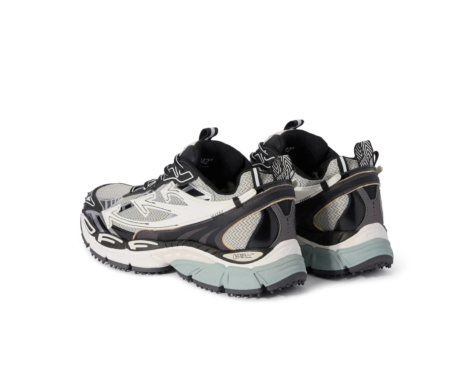 OFF-WHITE Be Right Back Grey Black grises et noires en matériaux techniques avec détails graphiques signature et semelle sculpturale (vue de 3/4 arrière)