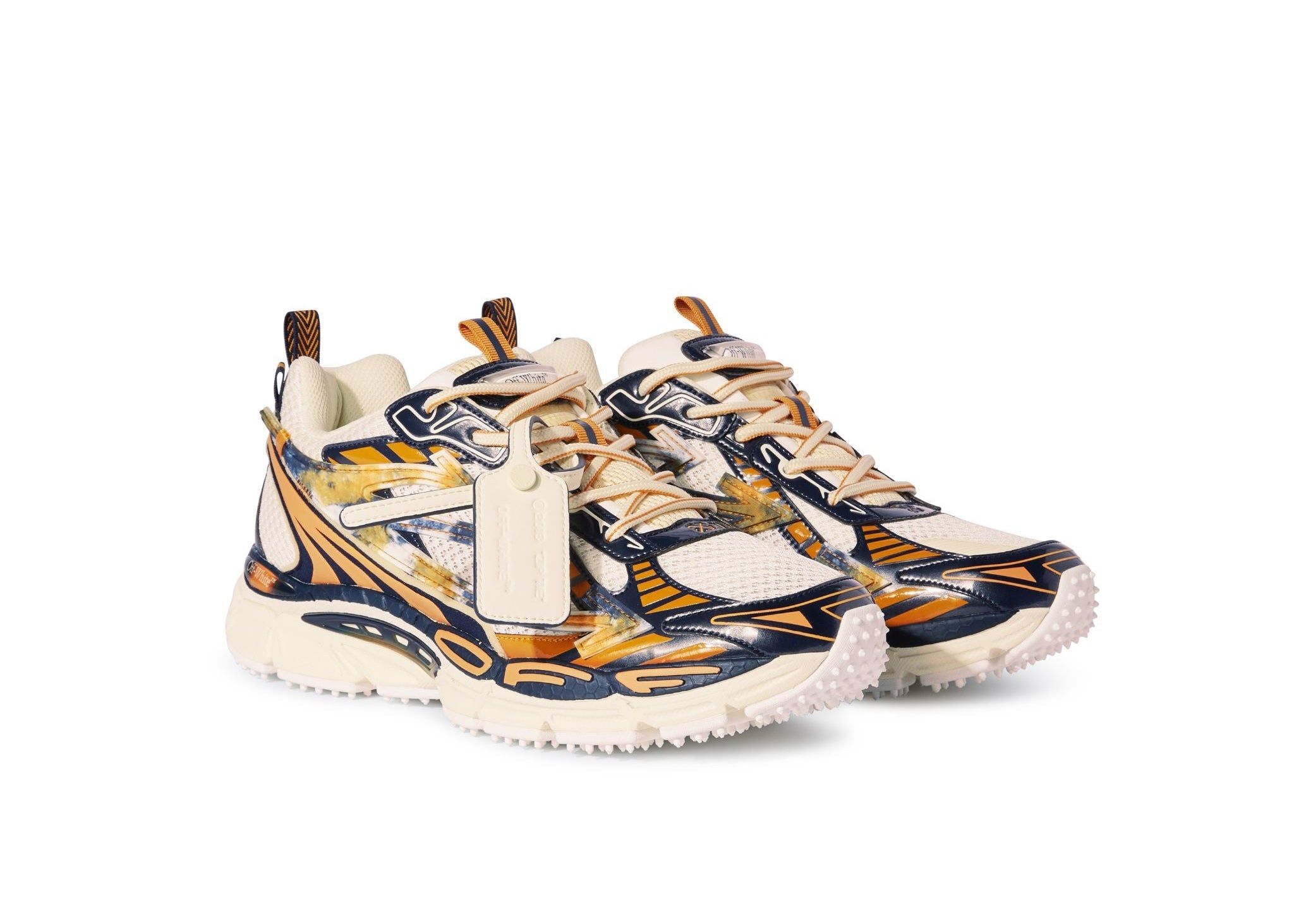 OFF-WHITE Be Right Back Silver Peach argentées et pêche en matériaux techniques avec détails graphiques signature et semelle sculpturale (vue de 3/4)
