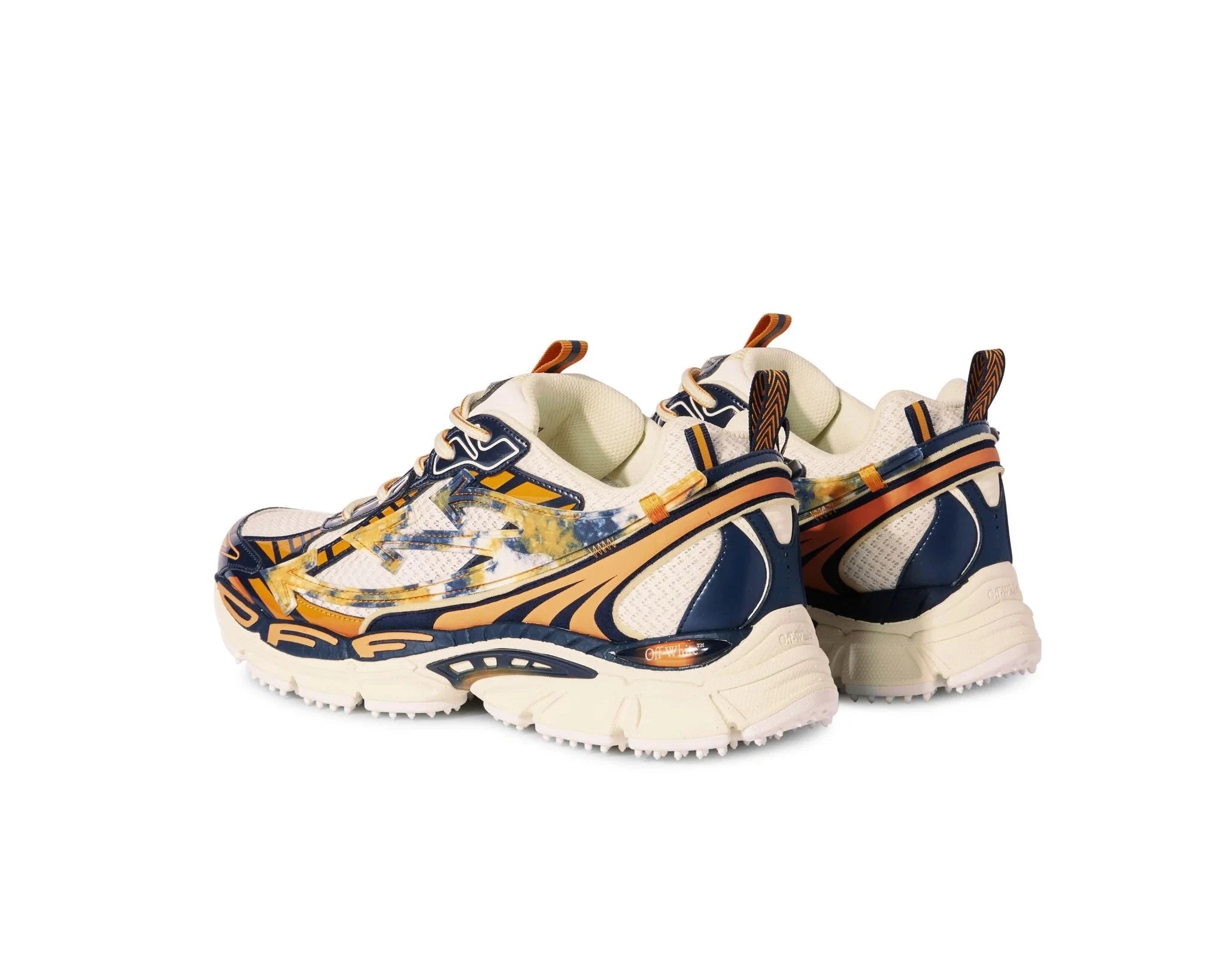 OFF-WHITE Be Right Back Silver Peach argentées et pêche en matériaux techniques avec détails graphiques signature et semelle sculpturale (vue de 3/4 arrière)