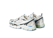 OFF-WHITE Be Right Back White Light Blue blanches et bleu clair en matériaux techniques avec détails graphiques signature et semelle sculpturale (vue de 3/4 arrière)