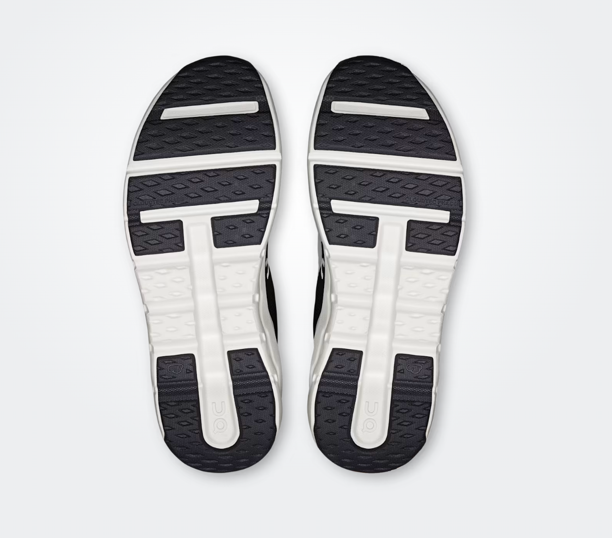 On Running Cloudtilt Black Asphalt, sneaker On Running noire et gris anthracite avec technologie CloudTec Phase®, amorti performant et design moderne.