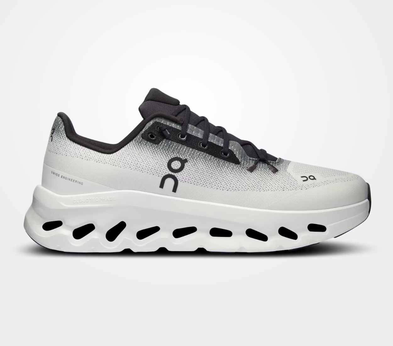 On Running Cloudtilt Midnight Ice, sneaker On Running bleu nuit et gris clair avec technologie CloudTec Phase®, amorti performant et design moderne.