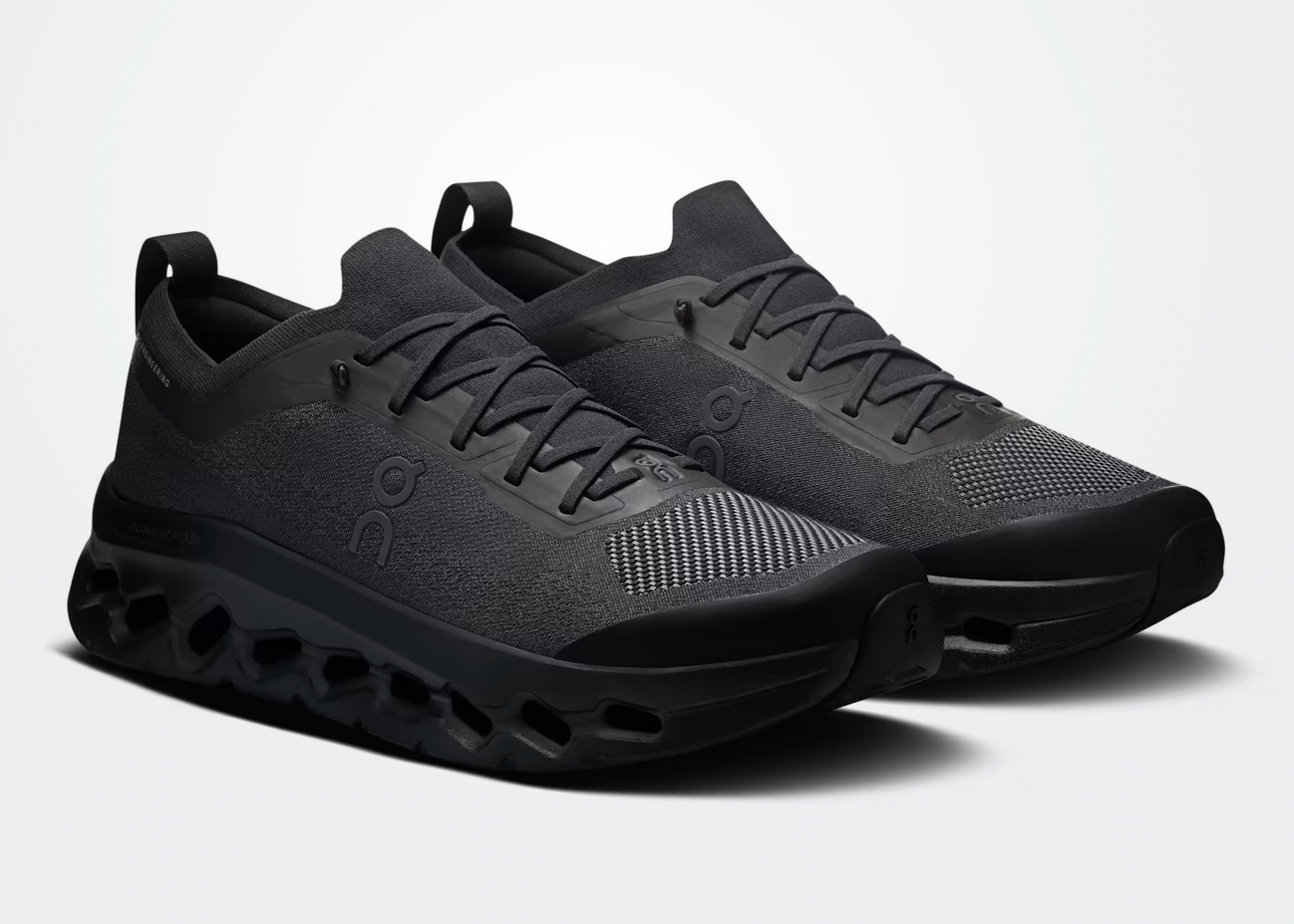 On Running Cloudtilt Moon Zendaya Black, sneaker noire On Running Cloudtilt Moon associée à Zendaya avec technologie CloudTec Phase® et design lifestyle mod