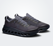 On Running Cloudtilt Moon Zendaya Graphite Ink, sneaker gris graphite et noire On Running Cloudtilt Moon associée à Zendaya avec technologie CloudTec Phase®.