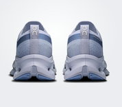 On Running Cloudtilt Moon Zendaya Nimbus, sneaker claire On Running Cloudtilt Moon associée à Zendaya avec technologie CloudTec Phase® et design futuriste.
