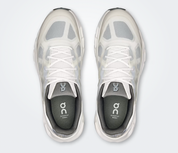On Running Cloudtilt Remix Alloy Ivory, sneaker lifestyle On Running gris Alloy et ivoire équipée de la technologie CloudTec Phase® et de l'amorti Helion™.