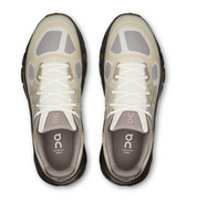 On Running Cloudtilt Remix Dew Pebble, sneaker lifestyle On Running aux tons Dew et Pebble équipée de la technologie CloudTec Phase® et de l'amorti Helion™.