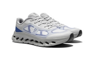 On Running Cloudtilt Remix Glacier Alloy, sneaker lifestyle On Running aux tons Glacier et Alloy avec technologie CloudTec Phase® et design technique moderne.
