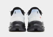 On Running Cloudtilt Ultramarine Eclipse, sneaker lifestyle On Running bleu ultramarine et foncé équipée de la technologie CloudTec Phase® et de l'amorti Helion™.