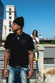 Global Sneakers x Coton Clair T-Shirt Brodé Black, tee-shirt noir 230 GSM avec broderie ton sur ton Global Sneakers Crew Club devant et grand motif GC brodé au dos.