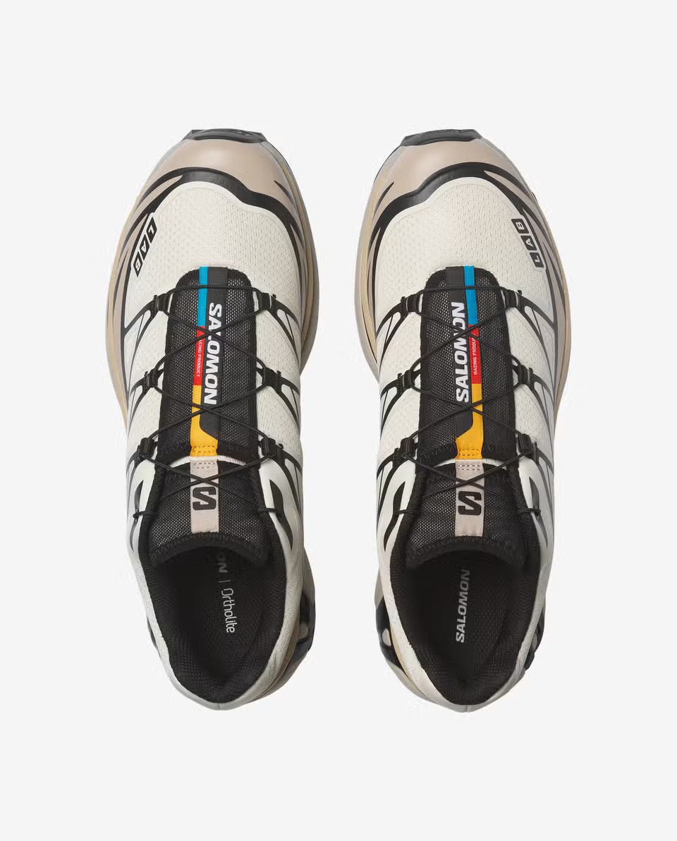 Salomon XT-6 Vanilla Ice Black Silver Cloud avec tige en mesh technique respirant, empiècements synthétiques crème, noirs et argentés, système Quicklace™ et semelle Contagrip® vue du dessus. 