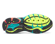 Image de la Saucony ProGrid Omni 9 Silver Mutant, sneaker grise avec panneaux métallisés argentés, détails noirs et semelle technique ProGrid.