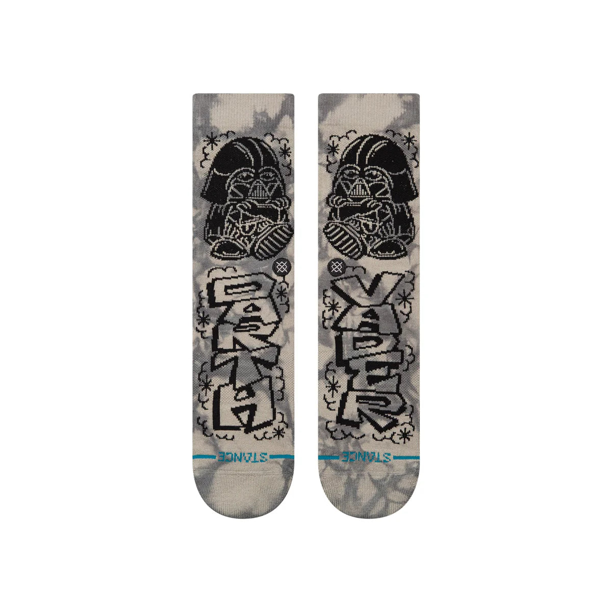Paire de chaussette gris à motif du célèbre "dark Vador" de la saga "Star Wars", ce dernier est représenté avec des motifs de couleur noire. La paire de chaussette est vue de dessus