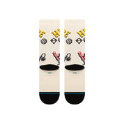 Paire de chaussette de couleur blanc cassé avec des motifs inspirés de la série "Stranger Things" de couleur noire rouge et jaune. La paire de chaussette est vue de derrière