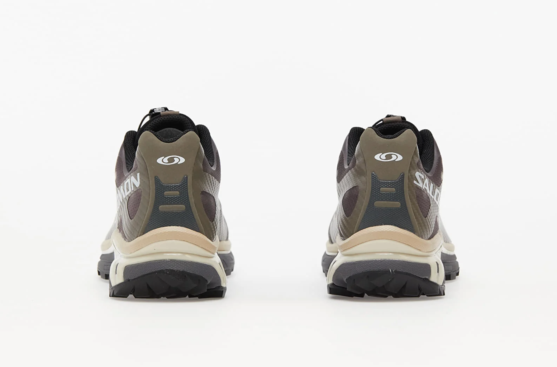 Image de la Salomon XT-4 Bungee Cord, sneaker beige sable et marron en mesh technique avec empiècements TPU, semelle Contagrip et laçage Quicklace.