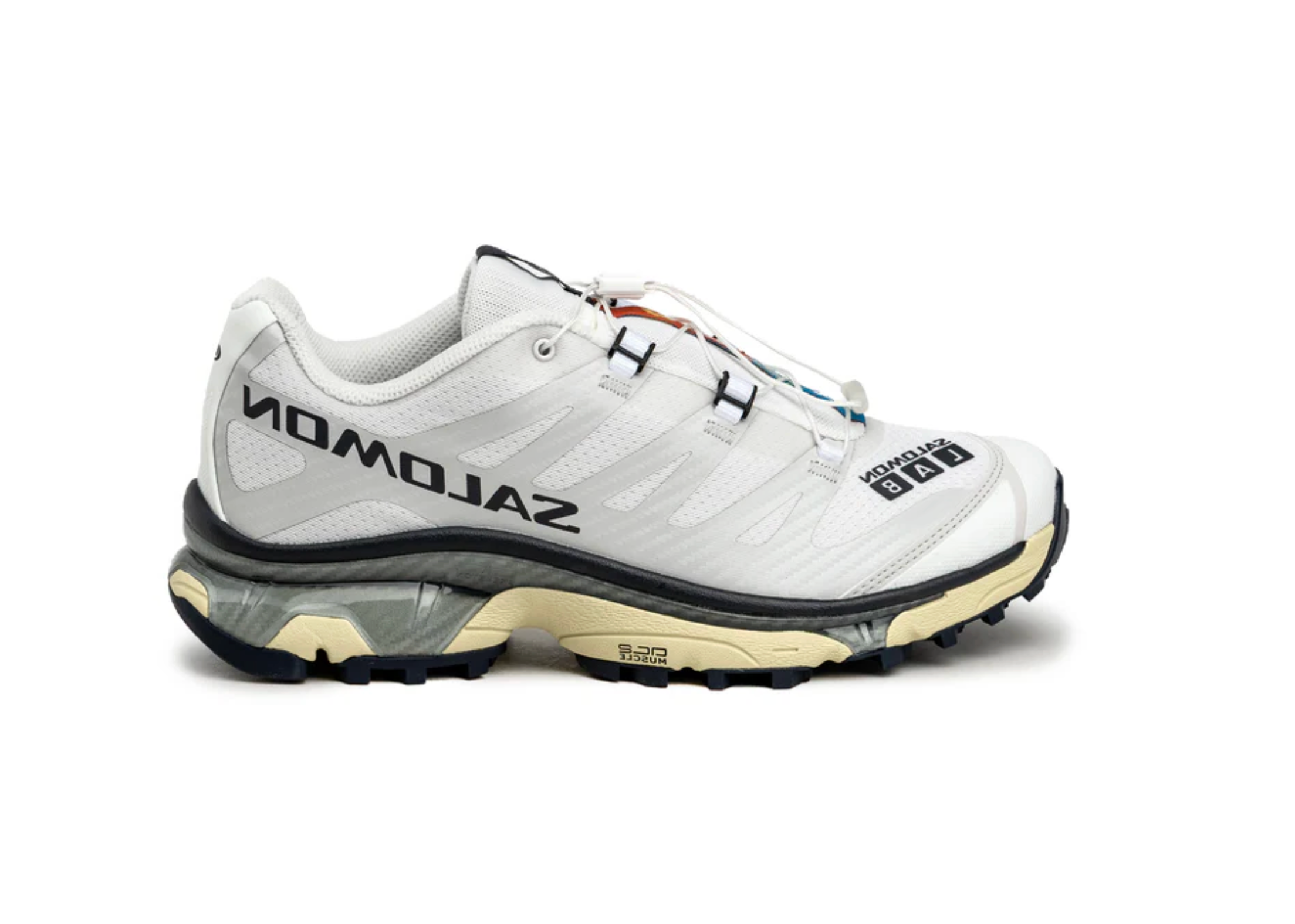 Sneakers Salomon XT-4 blanches Lunar Rock et Night Sky en mesh technique avec Agile Chassis System et semelle Contagrip