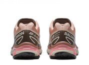 Chaussure de trail Salomon XT-6 Acajou Rose Terre Marron semelle légère et confortable , vue de derrière