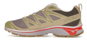 Sneaker Salomon XT-6 Expanse size? Exclusive Annecy Hotel en mesh crème et gris avec détails inspirés d’Annecy, système Quicklace et semelle Contagrip.