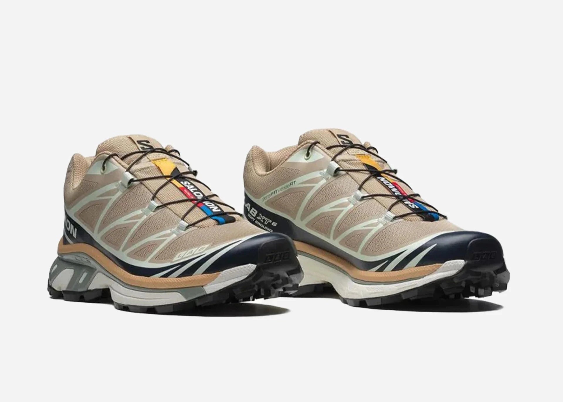  chaussure de trail Salomon XT-6 Oxford Tan , beige , semelle légère et confortable , vue de 3/4
