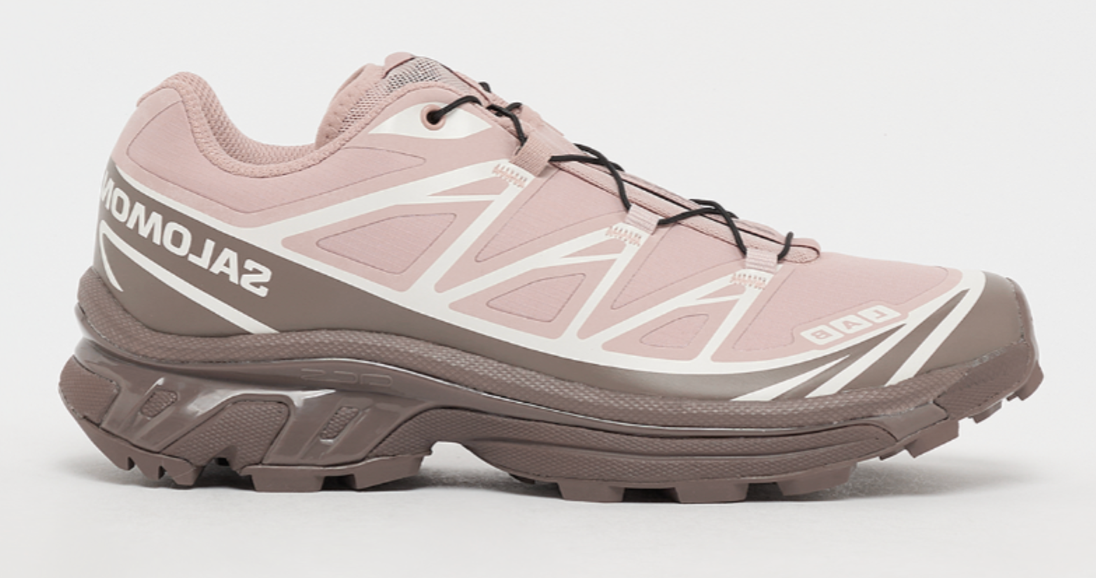 Salomon XT-6 Protective Shadow Gray Iron Lilac Ash en ripstop gris avec renforts TPU texturés, détails lilas et silhouette technique XT-6.
