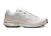Sneaker Salomon XT-6 White Almond Milk Fairy Tale en mesh blanc avec détails crème et rose pastel, système Quicklace, amorti EnergyCell et semelle Contagrip.