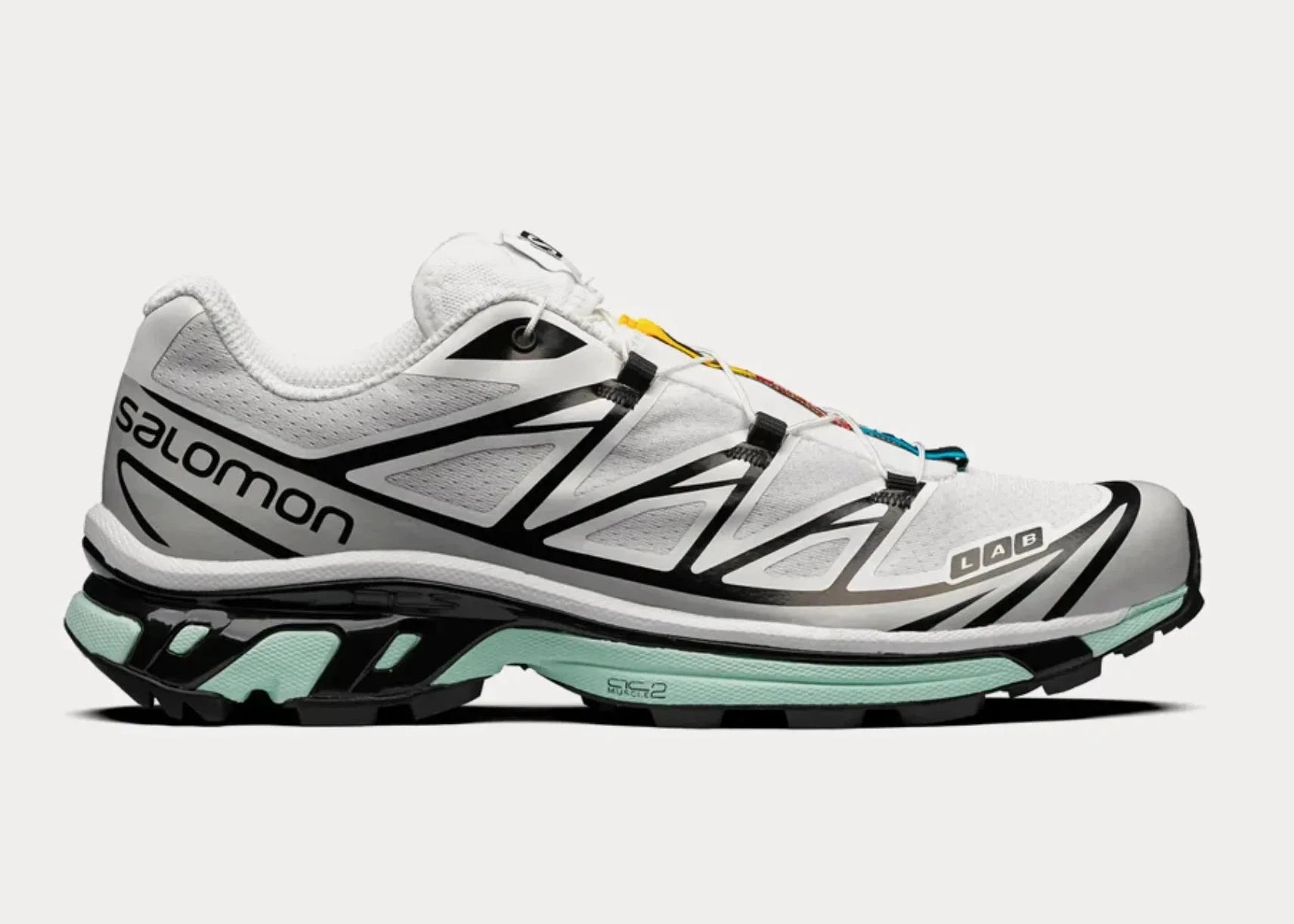 Sneaker Salomon XT-6 White Icy Morn en mesh blanc avec détails bleu glacier, système Quicklace, amorti EnergyCell et semelle Contagrip.