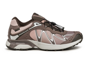 Salomon XT-Whisper Gore-Tex Iron Shadow Gray Black Olive en gris, noir et olive avec tige technique, quickLACE™ et membrane GORE-TEX.