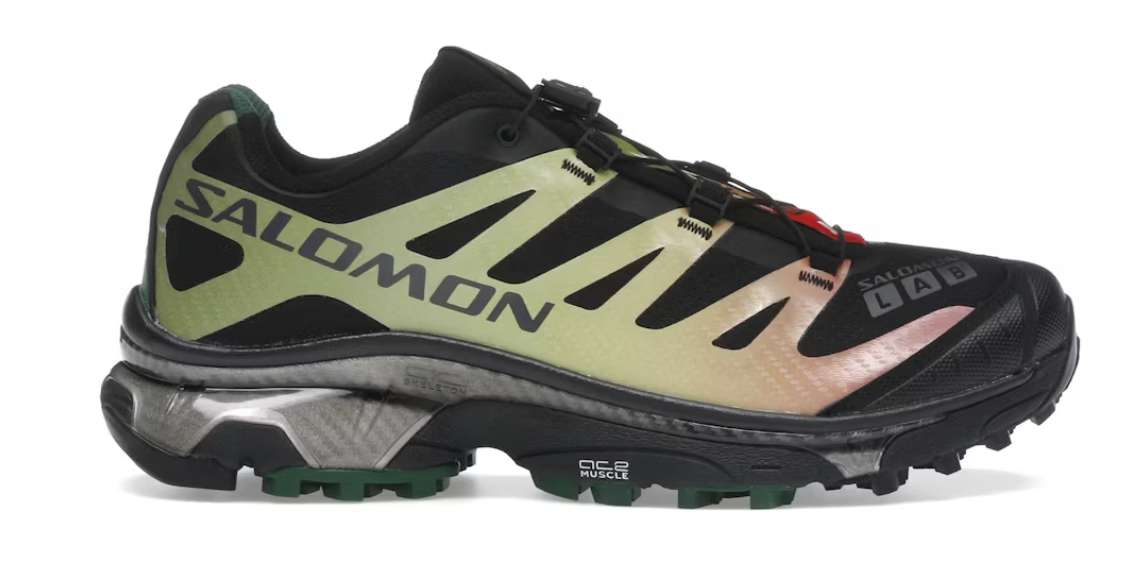 La Salomon XT-4 OG Black Asphalt Eden associe une tige technique noir et gris à des accents verts Eden, avec le système ACS et la semelle Contagrip® pour un confort et une adhérence inégalés.Vue de coté