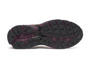 Saucony ProGrid Omni 9 Brown Bordeaux, sneaker running rétro marron et bordeaux avec tige en mesh structurée et semelle à technologie Grid vue du dessous. 