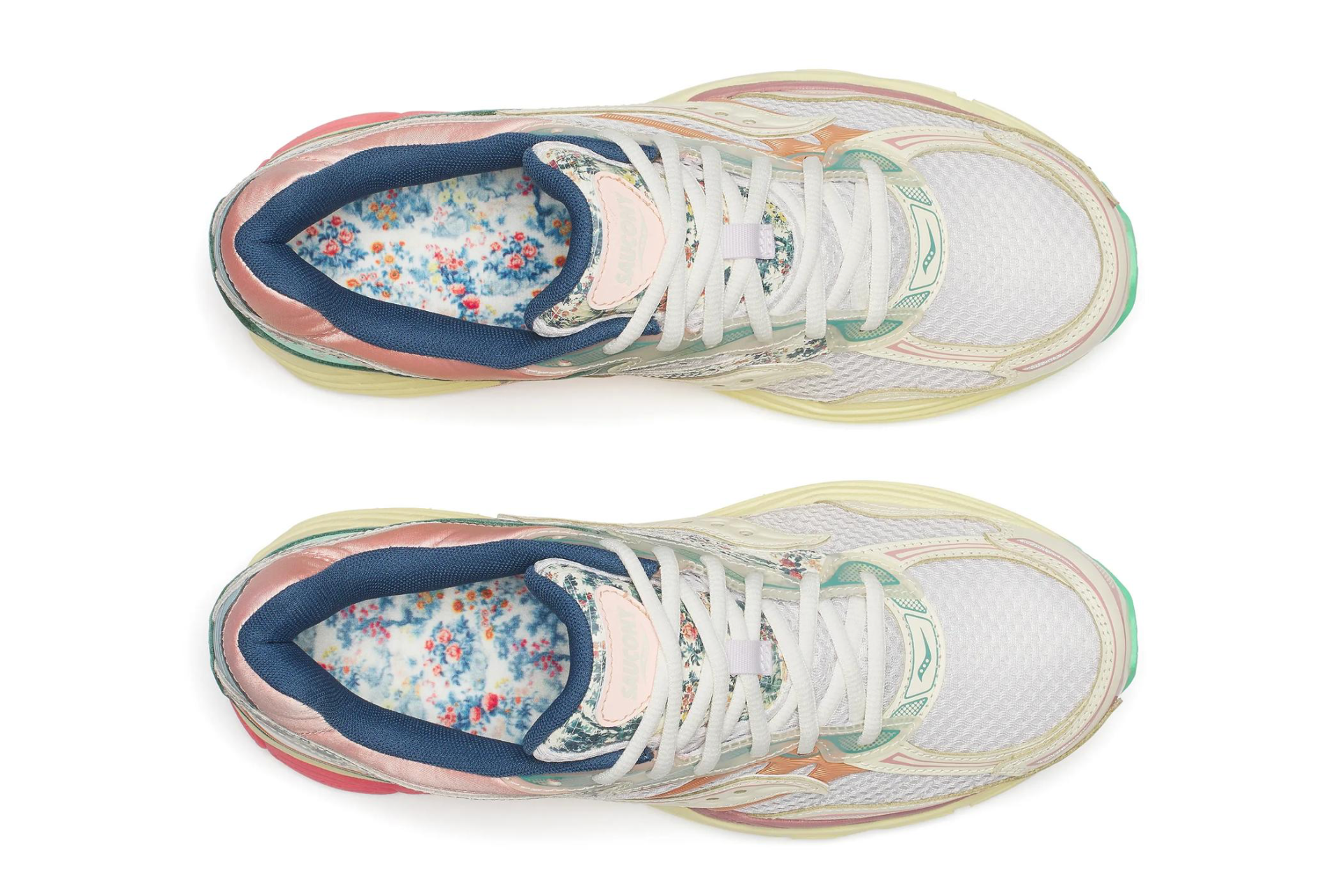 Saucony ProGrid Omni 9 Floral Beige Blue, sneaker Saucony beige et bleue aux détails floraux, avec design running rétro et empeigne multicouche vue du dessus. 