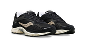 Saucony ProGrid Omni 9 Navy Grey, sneaker Saucony bleu marine et grise avec construction multicouche et silhouette technique rétro-running vue de 3/4 face. 